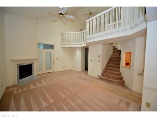 202 Esplanade Pl, Chesapeake, VA 23320-2002