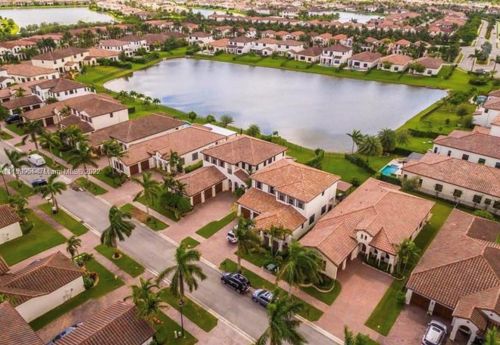 8408 40th St, Hollywood FL  33024-5055 exterior