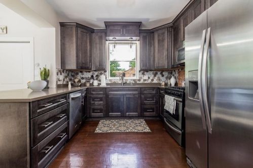 225 Ellendale Pkwy, Crown Point IN  46307-4341 exterior