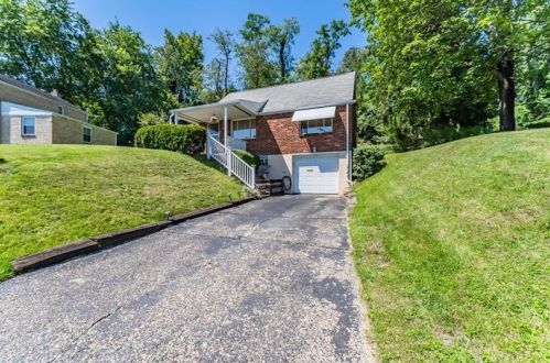 632 Pennwood Dr, Pittsburgh, PA 15235-4319