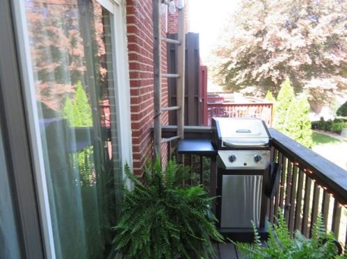 114 Woodstone Ln, New Kensington PA  15068-4642 exterior
