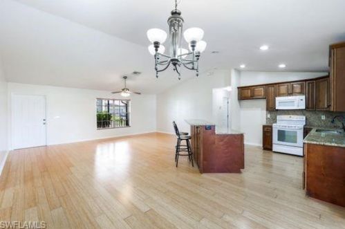 2738 4 Ter, Cape Coral FL  33991-1189 exterior