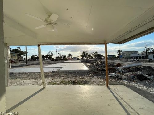 150 Hibiscus Dr, Fort Myers Beach, FL 33931-3832