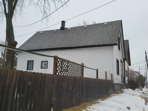 3028 20th St, Milwaukee, WI 53215-3734