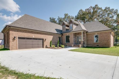 483 Heritage Cir, Manchester, TN 37355-2593