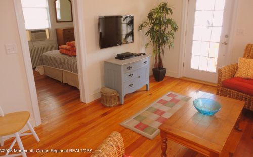 828 Stenton Pl, Ocean City NJ  08226-4342 exterior