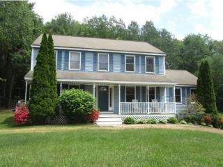 14 Mountain View Dr, Hudson, NH 03051-5140