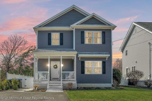 2903 Harrison St, Belmar, NJ 07719-4213