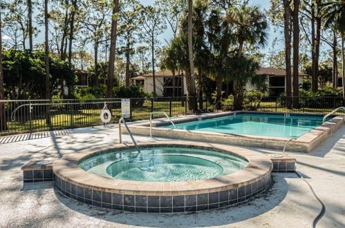 1933 Courtyard Way, Naples FL  34112-5374 exterior