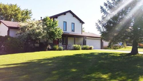 12 Canterbury Trl, Fairport NY  14450-8783 exterior