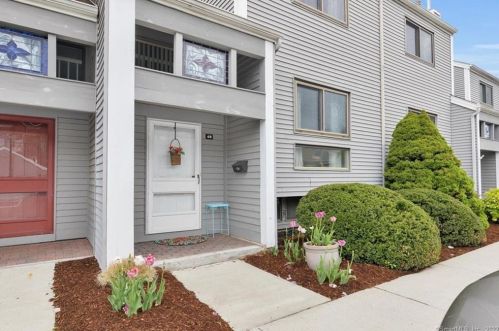 48 Crossroads Ln, Glastonbury, CT 06033-2053
