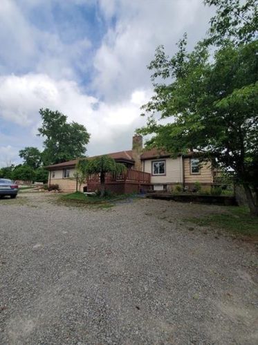 121 Narrows Rd, South Connellsville PA  15425-6145 exterior