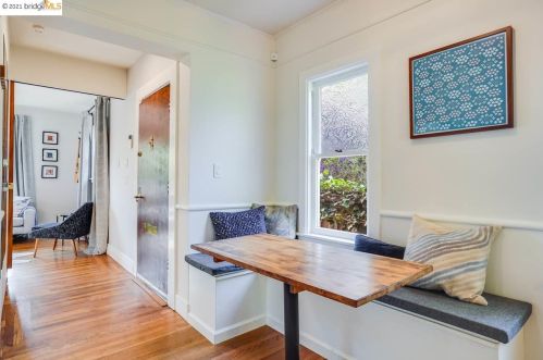 5912 Fremont St, Oakland CA 94608-2217 exterior