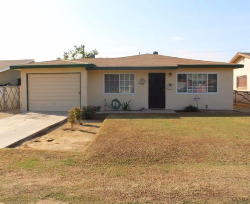 8601 Gregory Ave, Lamont CA  93241-2603 exterior