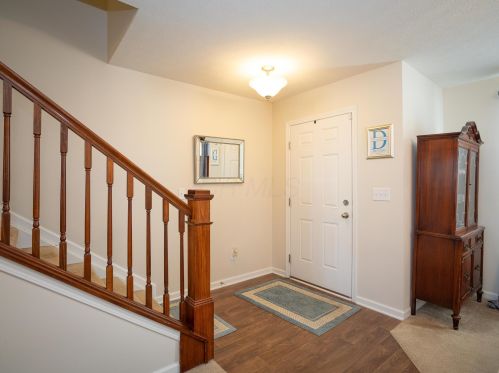 345 Glen Crossing Dr, Pataskala, OH 43062-7135