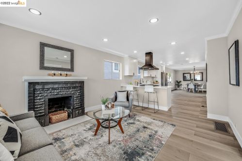 7006 Halliday Ave, Oakland, CA 94605-2362