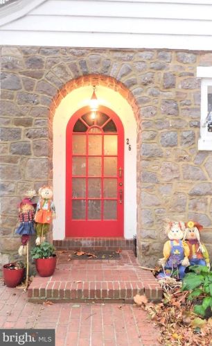 26 Centre Ave, Norristown, PA 19403-3218