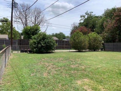 214 Island Dr, Richardson TX  75081-3624 exterior