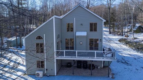 30 Caleb Dr, Danville NH  03819-3016 exterior