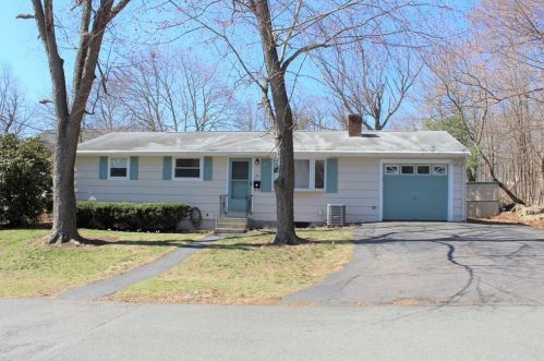 21 Rochelle St, Brockton, MA 02301-3146