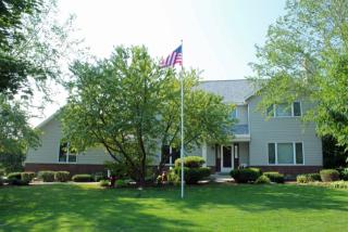 4537 Martinton Ct, Hales Corners, WI 53132-9567