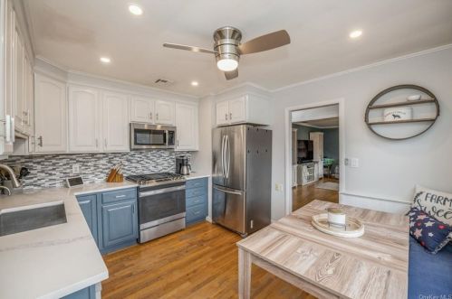 1724 Summit St, Yorktown Hgts NY  10598-4620 exterior
