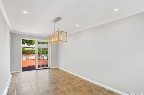 759 Van Buren Ave, West Islip NY  11795-1337 exterior