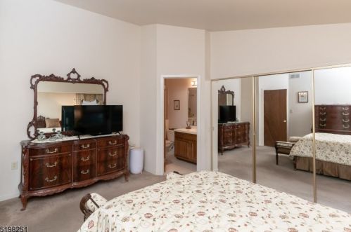 92 Canada Goose Dr, Hackettstown NJ  07840-3135 exterior