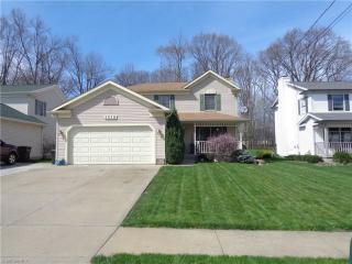 3519 Curtis St, Mogadore, OH 44260-1023