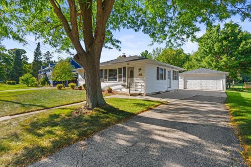 514 5th St, Oconomowoc, WI 53066-3536