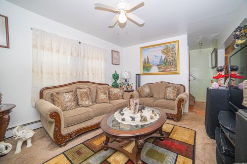 236 Parkway Blvd, Wheatley Heights, NY 11798-4306