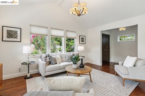 5904 Canning St, Oakland CA 94609-1306 exterior