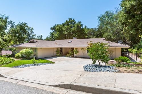 1555 Parway Dr, Glendale, CA 91206-1338