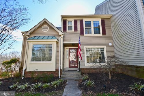 7373 Hidden Knolls Ct, Springfield, VA 22153-1910