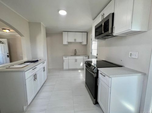 58 Main Ave, Wheatley Heights NY  11798-1324 exterior