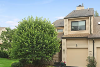 35 Hudson Watch Dr, Crotonville, NY 10562-2442