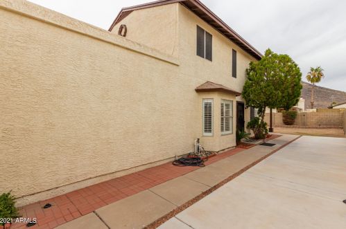 4760 Wahalla Ln, Glendale AZ 85308-7075 exterior