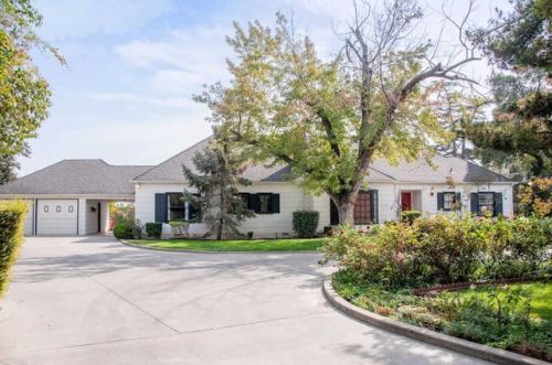 30 Park St, Porterville, CA 93257-4137