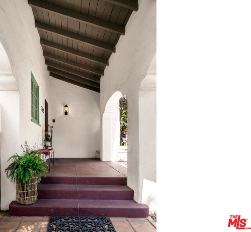 2621 Glenoaks Blvd, Glendale, CA 91206-3108