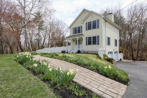 24 Morningside Dr, Derry, NH 03038-1214