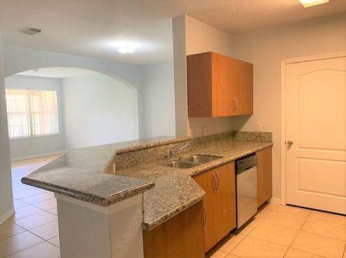 132 Peacock Blvd, Fort Pierce, FL 34986-4500