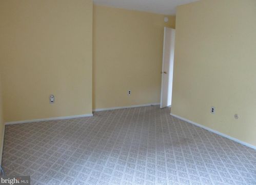 2053 Harbour Dr, Palmyra NJ 08065-1113 exterior