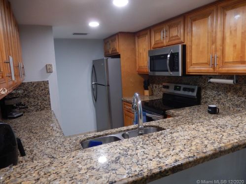 7818 10th Ave, Hialeah, FL 33014-4070