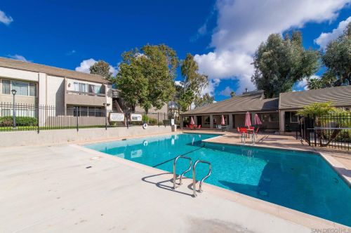 1350 Escondido, Escondido CA  92026-2511 exterior