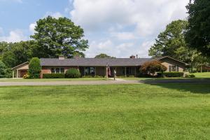 718 Lakeview Dr, Loudon, TN 37774-1002