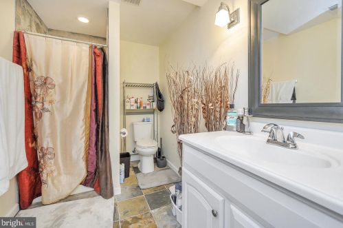 10809 Hamiltons Crossing Dr, Fredericksburg VA  22408-8032 exterior