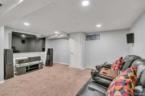 405 Alpine Ter, Ridgewood NJ  07450-1403 exterior