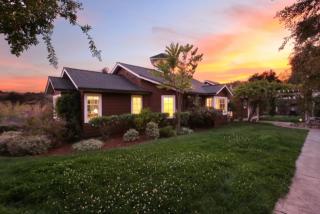70 Valley Ct, Menlo Park, CA 94027-6472