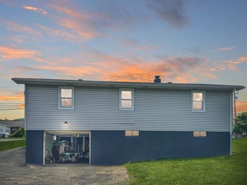 167 Hopwood Fairchance Rd, Hopwood, PA 15445-2101