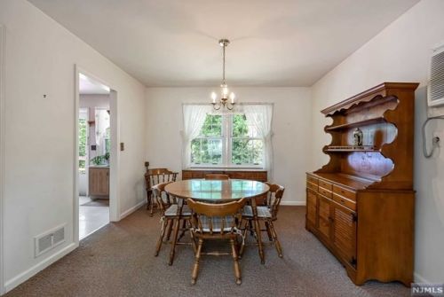 81 Mcnomee St, Oakland NJ  07436-2609 exterior